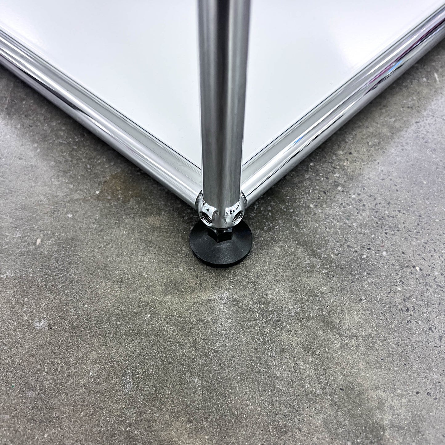 USM Loungetable, Reinweiss, Spezialmass, Q1