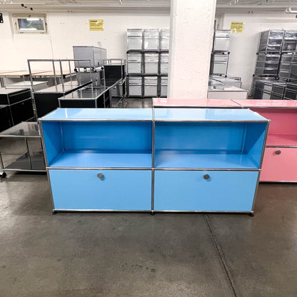 USM Regal, Hellblau mit 2 Klapptüren, neuwertig