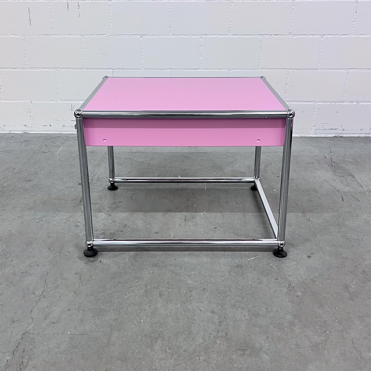 USM Nachttisch, Rosa, neuwertig