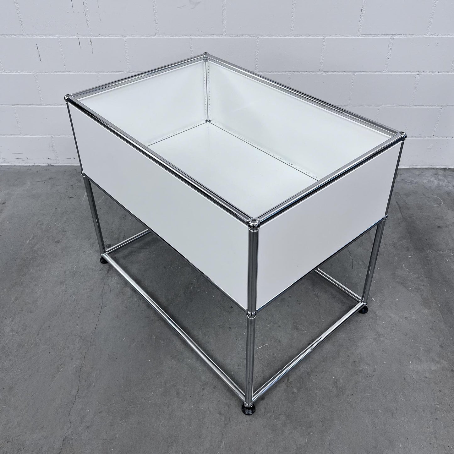 USM Pflanzentrog, Reinweiss, Q2