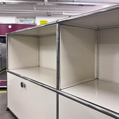 USM Regal, Cremeweiss mit 2 Klapptüren, neuwertig