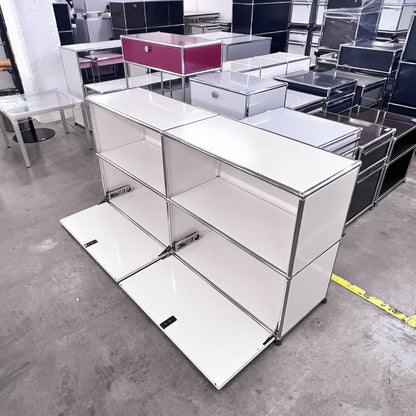 USM Regal, Cremeweiss mit 2 Klapptüren, neuwertig