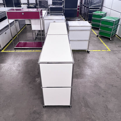 USM Regal, Cremeweiss mit 2 Klapptüren, neuwertig