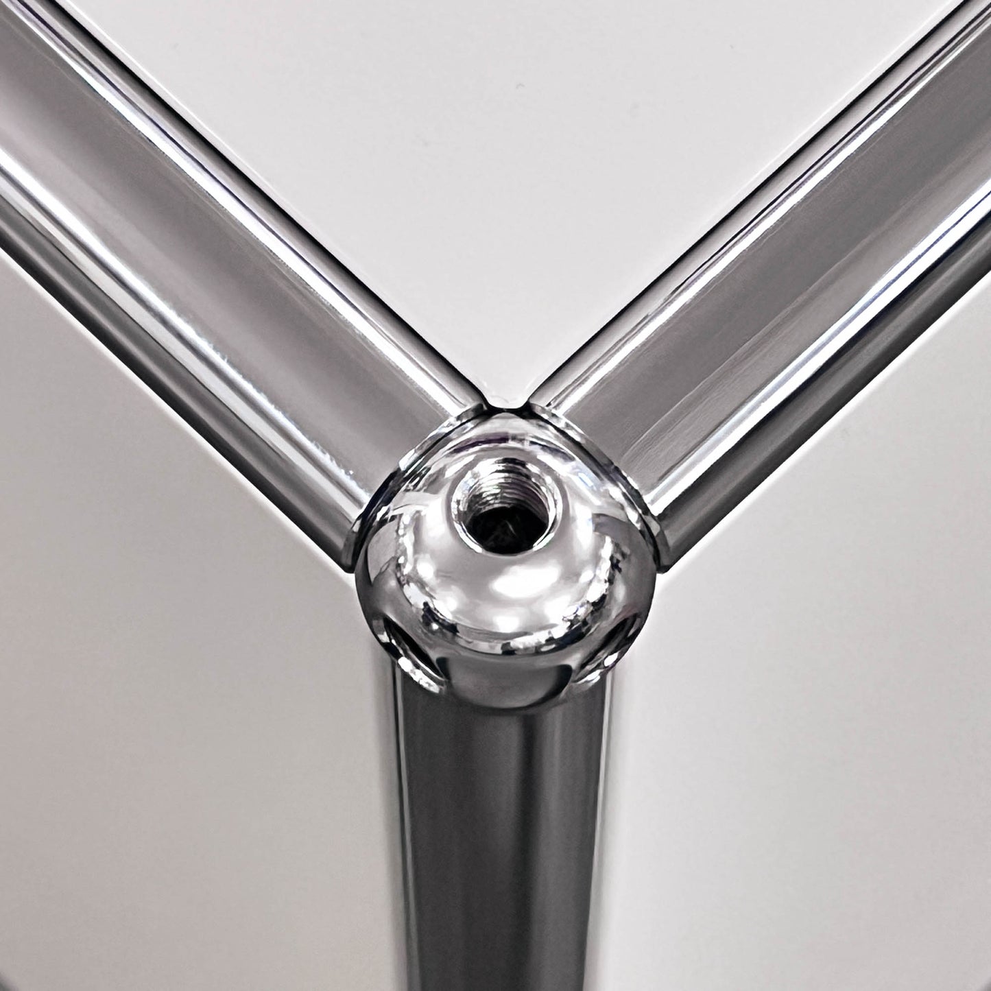 USM Regal, Cremeweiss mit 2 Klapptüren, neuwertig