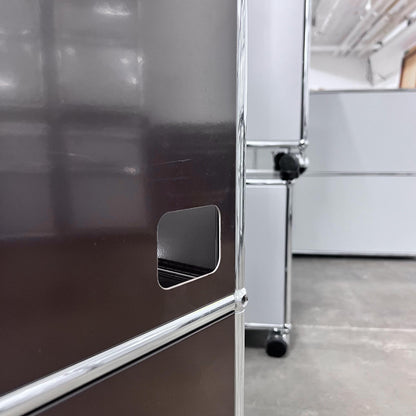 USM Regal, Braun + Reinweiss, 1 Klapptüre, Outlet