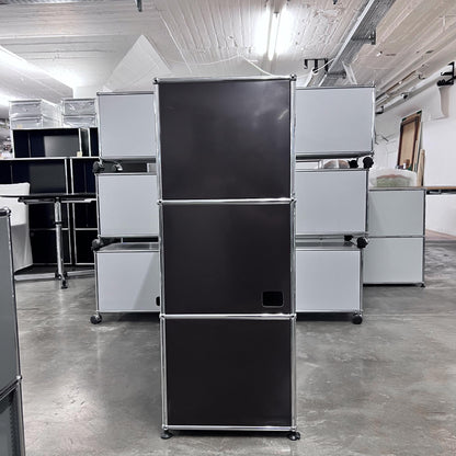 USM Regal, Braun + Reinweiss, 1 Klapptüre, Outlet