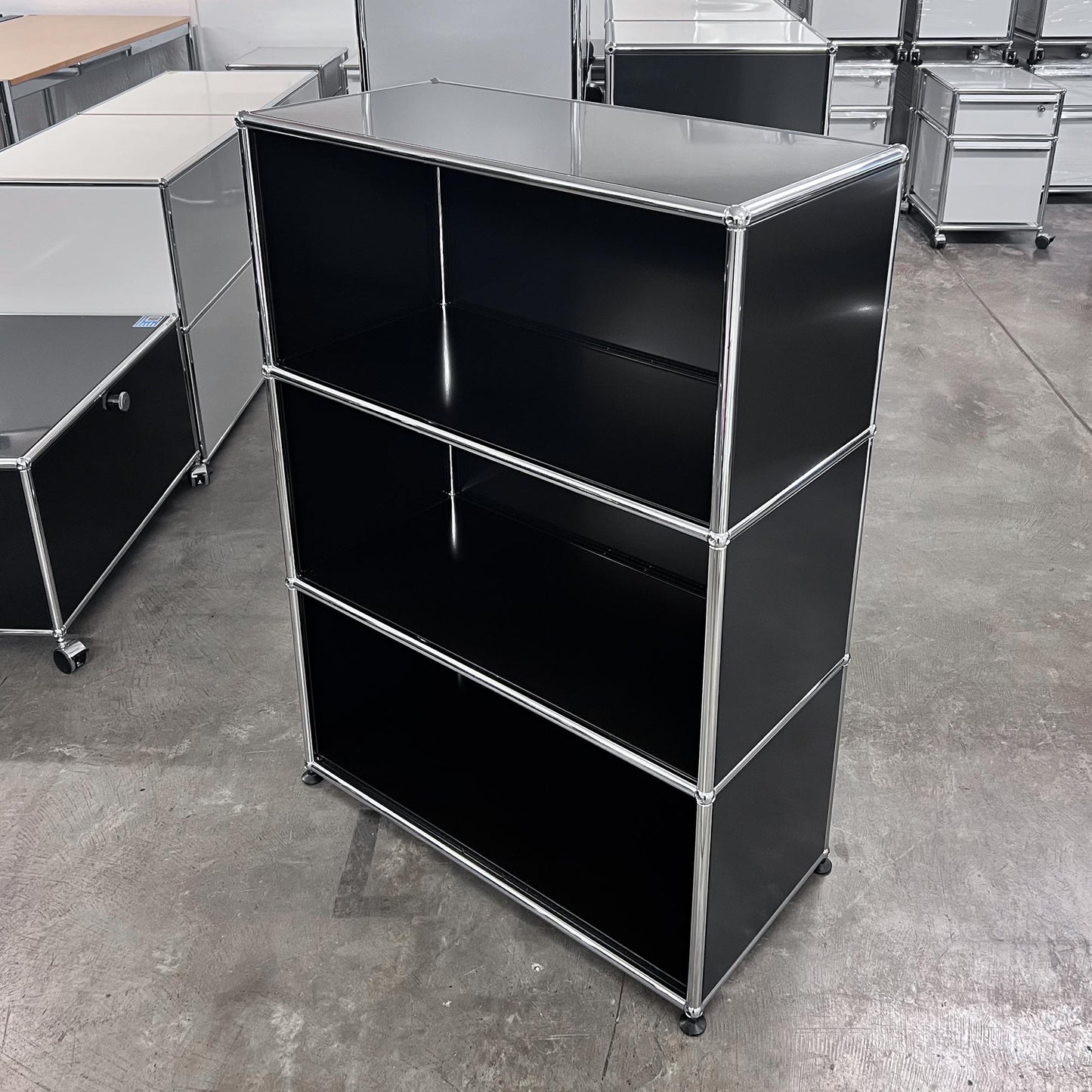 USM Regal, Graphitschwarz, Q1