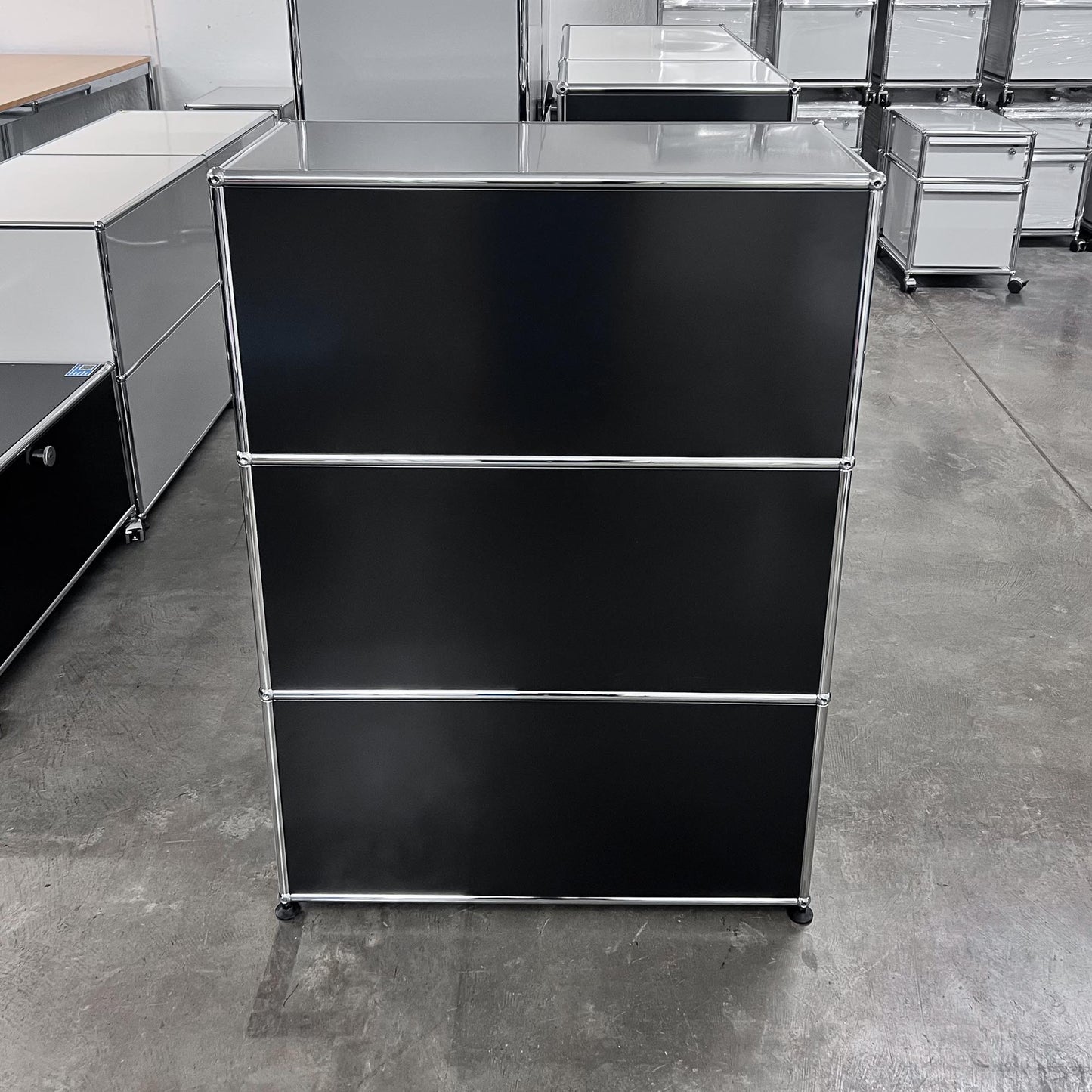 USM Regal, Graphitschwarz, Q1