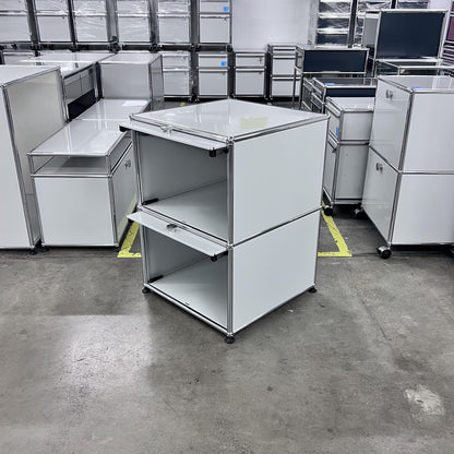 USM Regal, Lichtgrau, 2 Einschubtüren, Q1