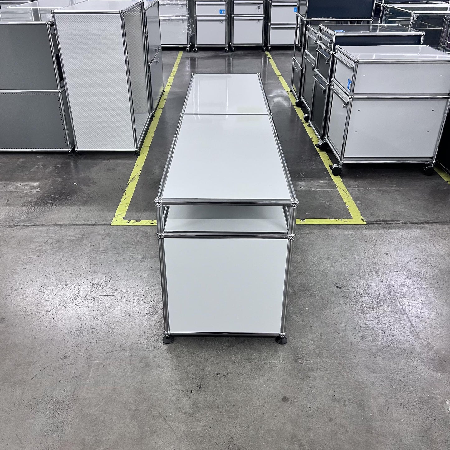 USM Regal, Lichtgrau, Klapptüren, Q1