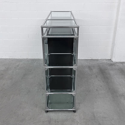 USM Regal mit Vitrine und Glasablage, Graphitschwarz