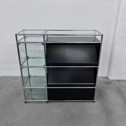 USM Regal mit Vitrine und Glasablage, Graphitschwarz