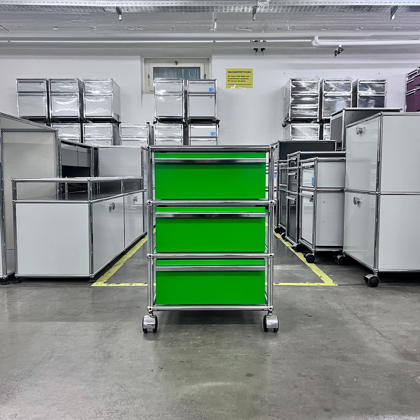 USM Rollkorpus, Grün, 3 A6 Schubladen, Q2