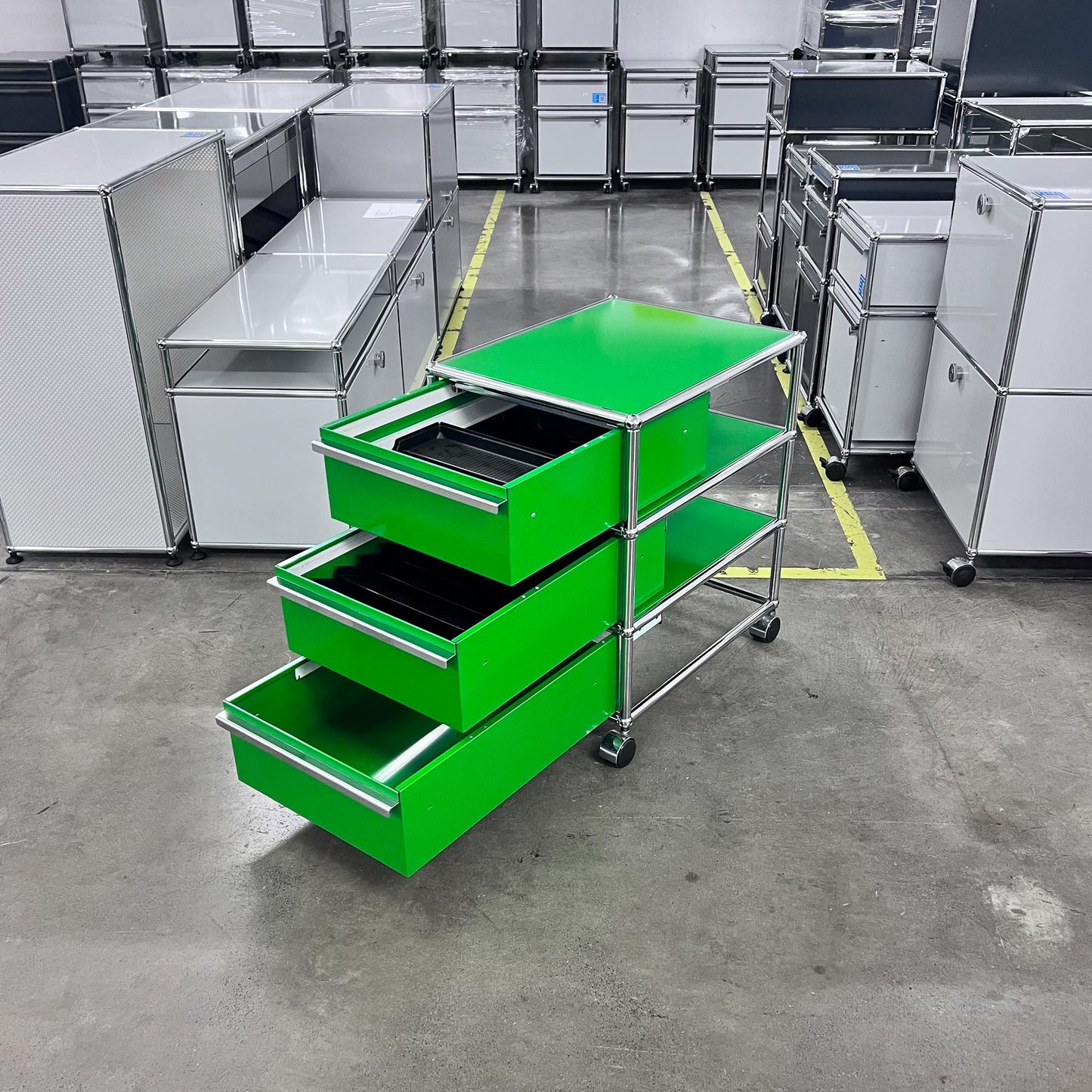 USM Rollkorpus, Grün, 3 A6 Schubladen, Q1