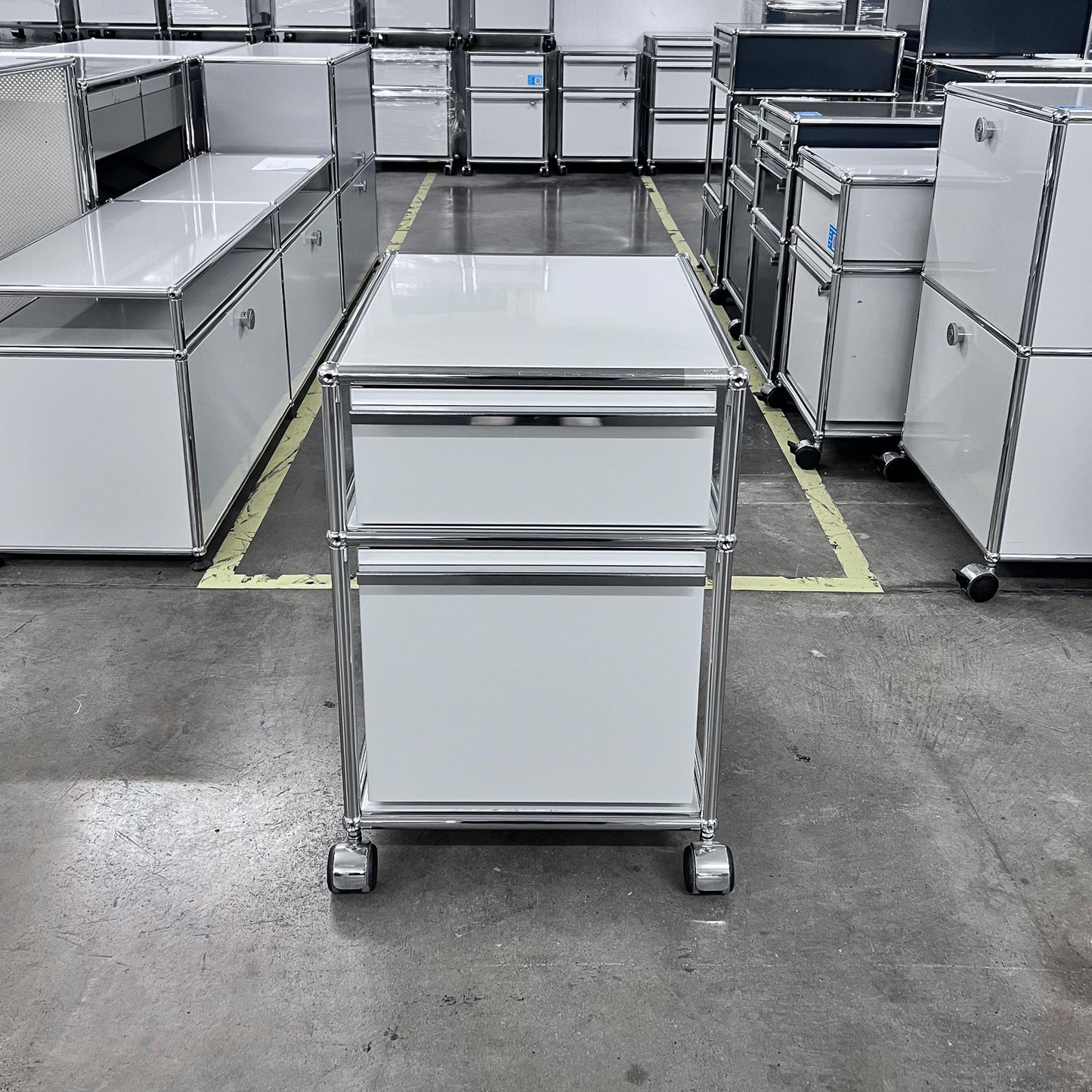 USM Rollkorpus, lichtgrau, A4, A6 Schubladen, Q1