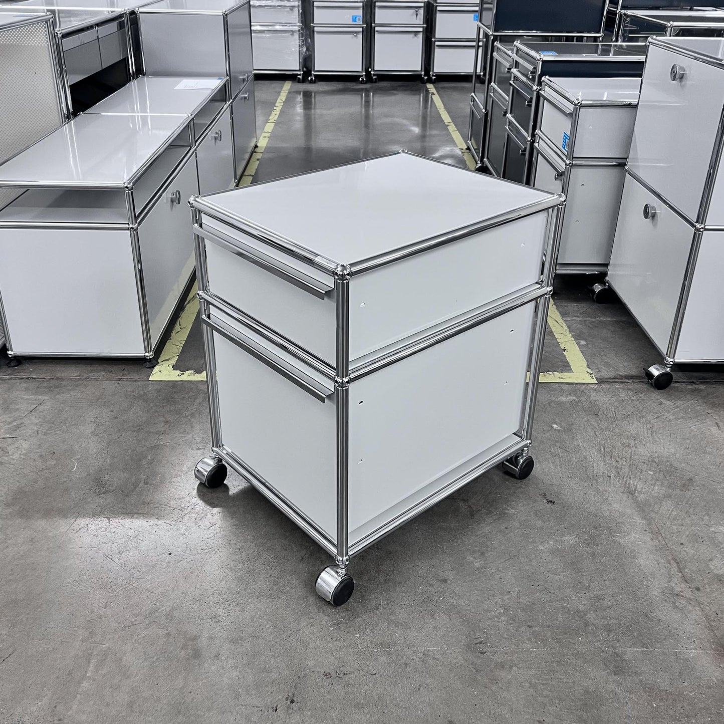 USM Rollkorpus, lichtgrau, A4, A6 Schubladen, Q1