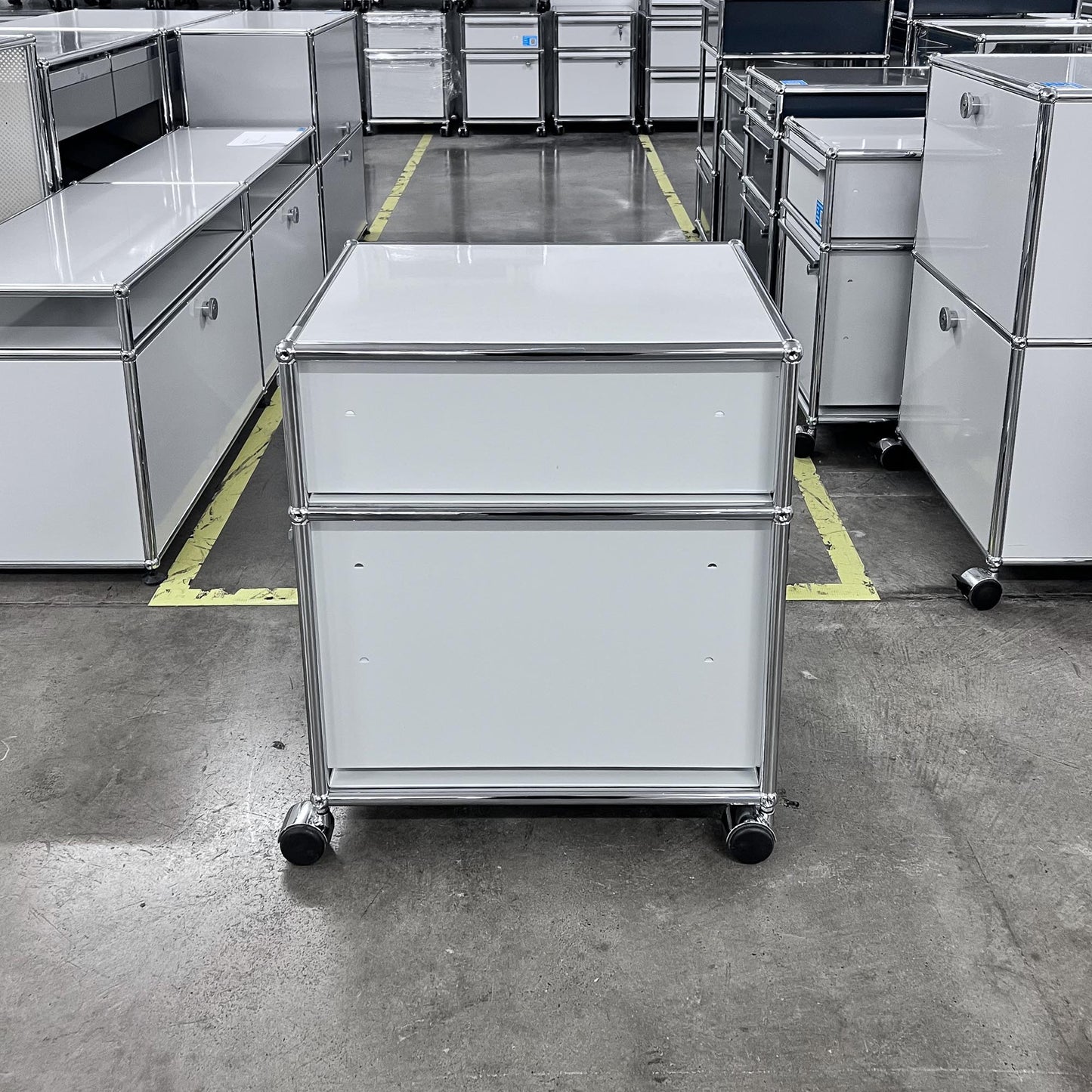 USM Rollkorpus, lichtgrau, A4, A6 Schubladen, Q1