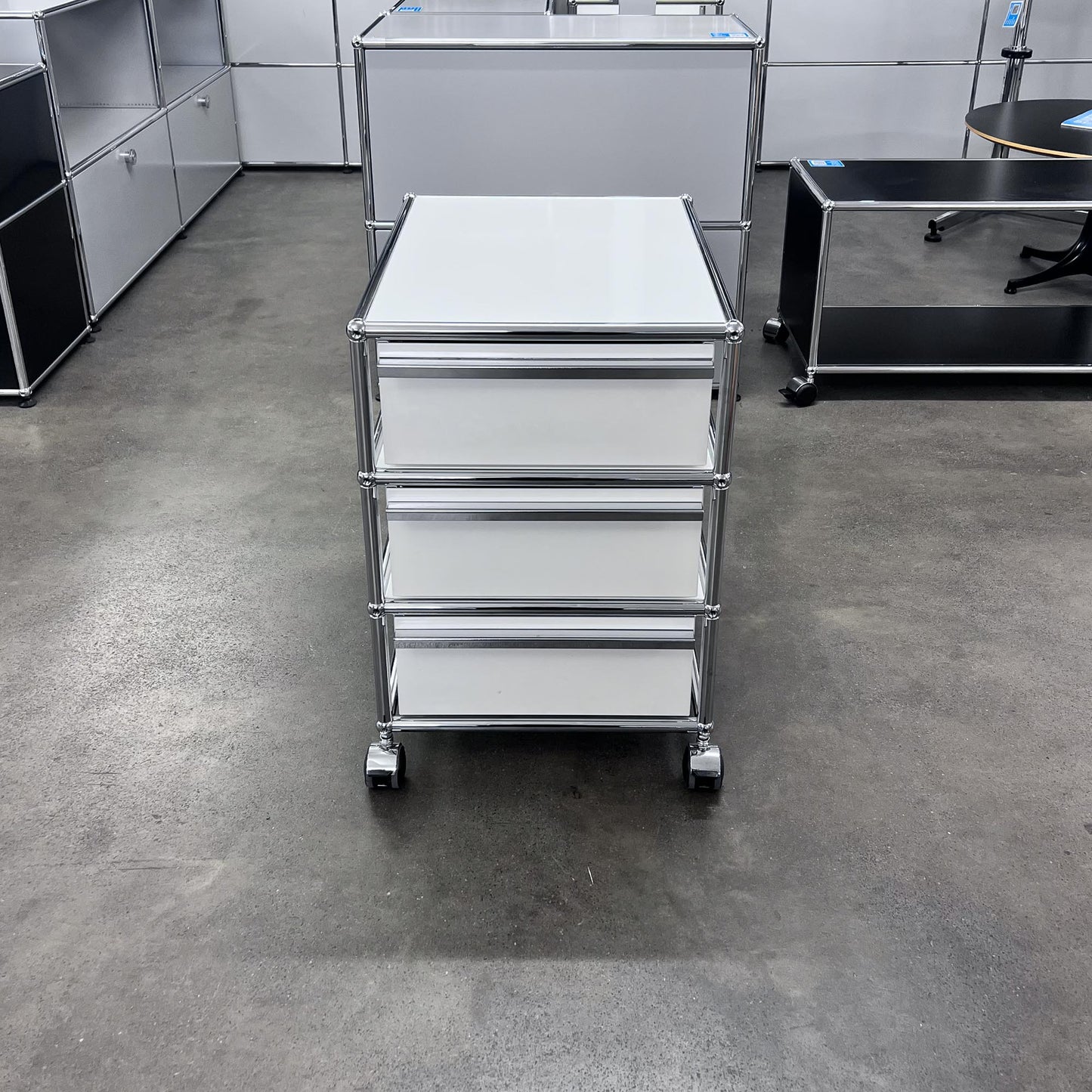 USM Rollkorpus, Reinweiss, 3 A6 Schubladen, Q1