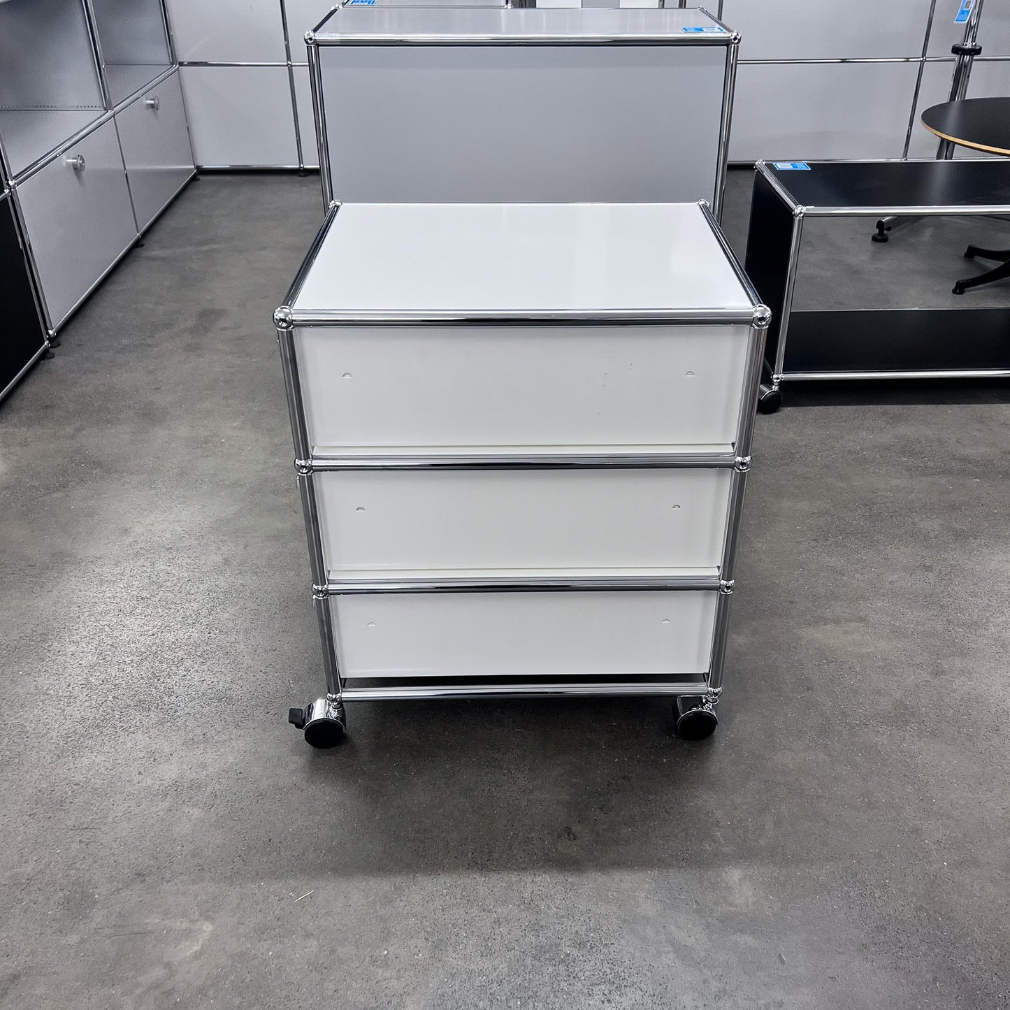 USM Rollkorpus, Reinweiss, 3 A6 Schubladen, Q1