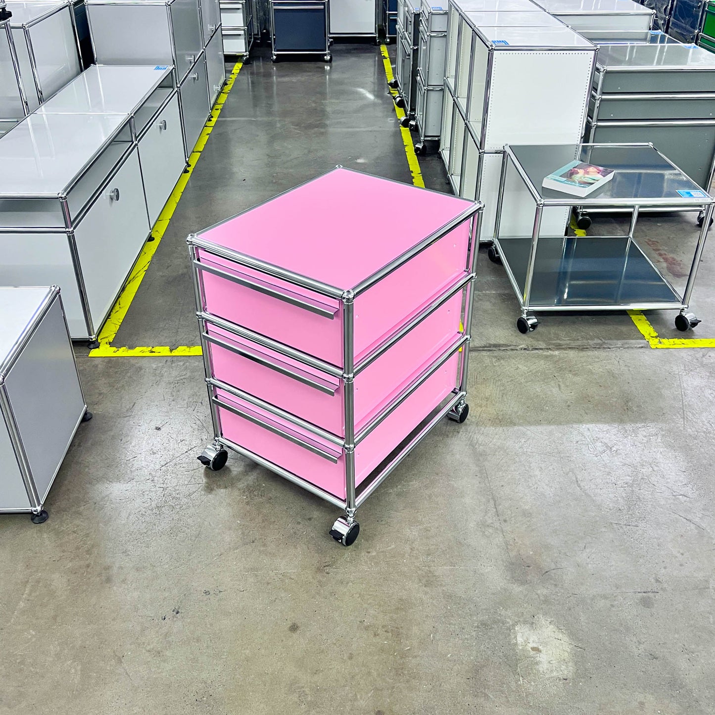 USM Rollkorpus, Rosa, 3 A6 Schubladen, neuwertig