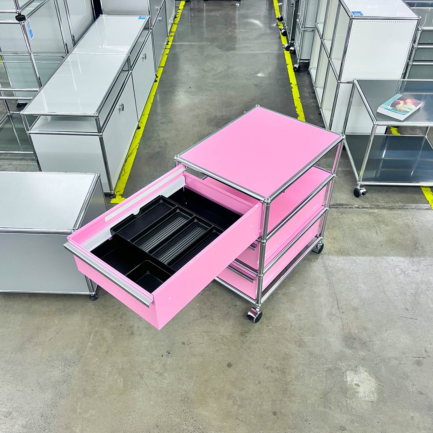 USM Rollkorpus, Rosa, 3 A6 Schubladen, neuwertig