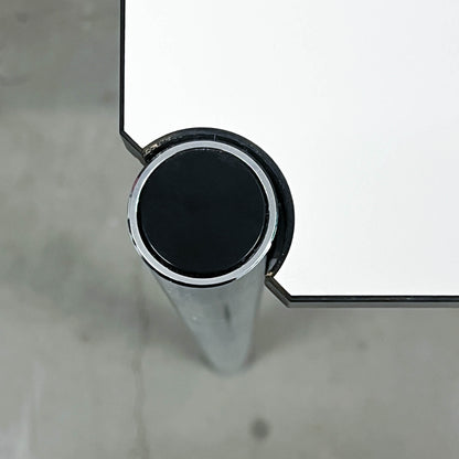 USM Tisch, Kunstharz Perlgrau, Spezialgrösse, Q3