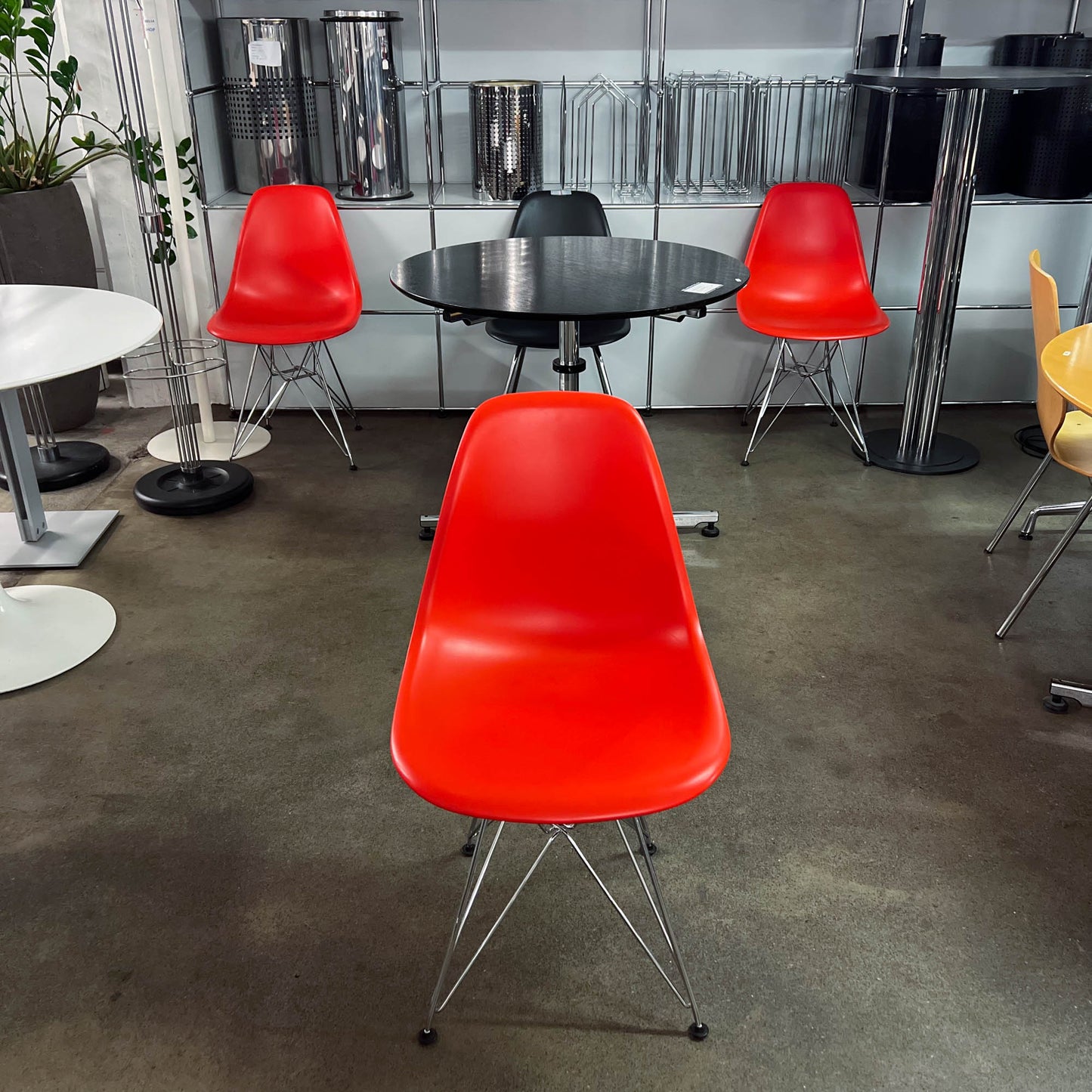 Vitra Besucherstuhl, Eames- Plastic Side Chair, SAR, rot