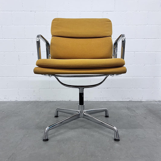 Eames Soft Pad Chair EA 208, Vitra, Ockergelb