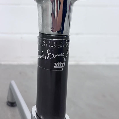 Eames Soft Pad Chair EA 208, Vitra, Ockergelb