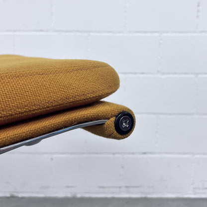 Eames Soft Pad Chair EA 208, Vitra, Ockergelb